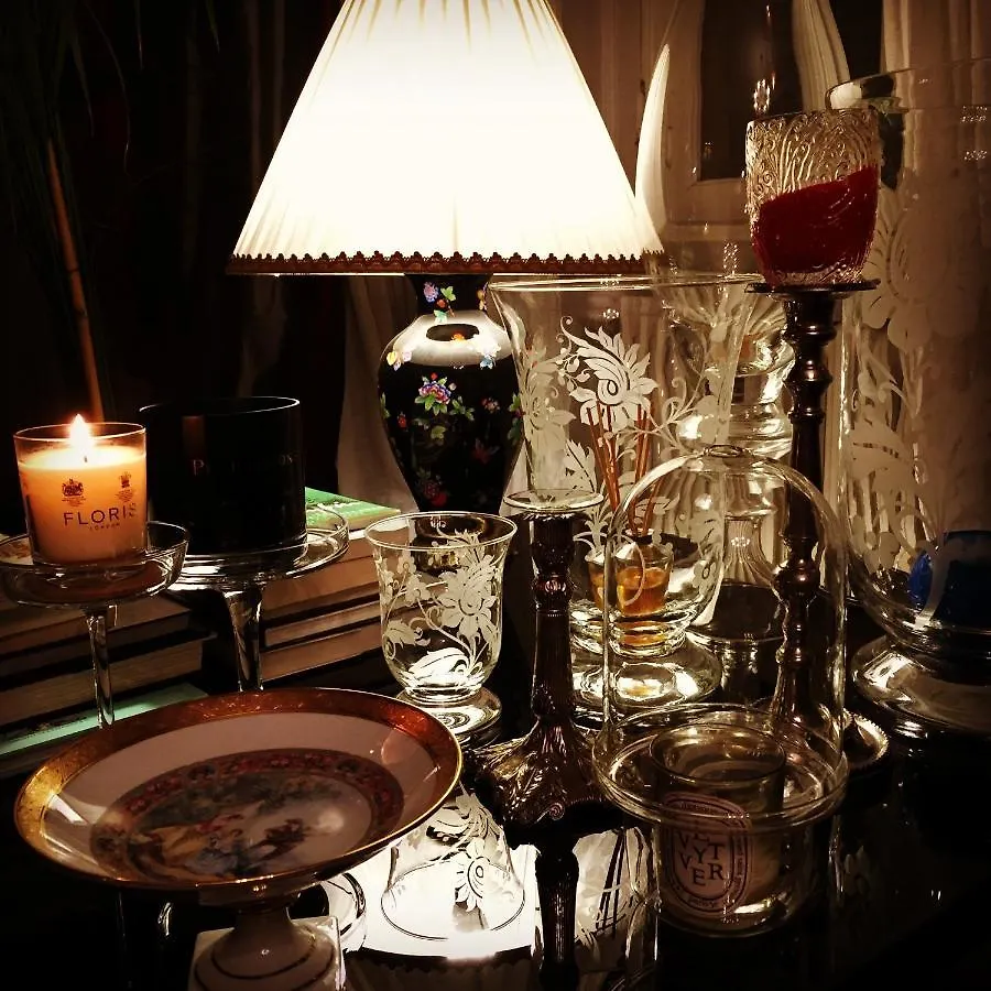 Bed & Breakfast Luxury Room In Central Art Nouveau Building Next To Metro Station Milaan Italië