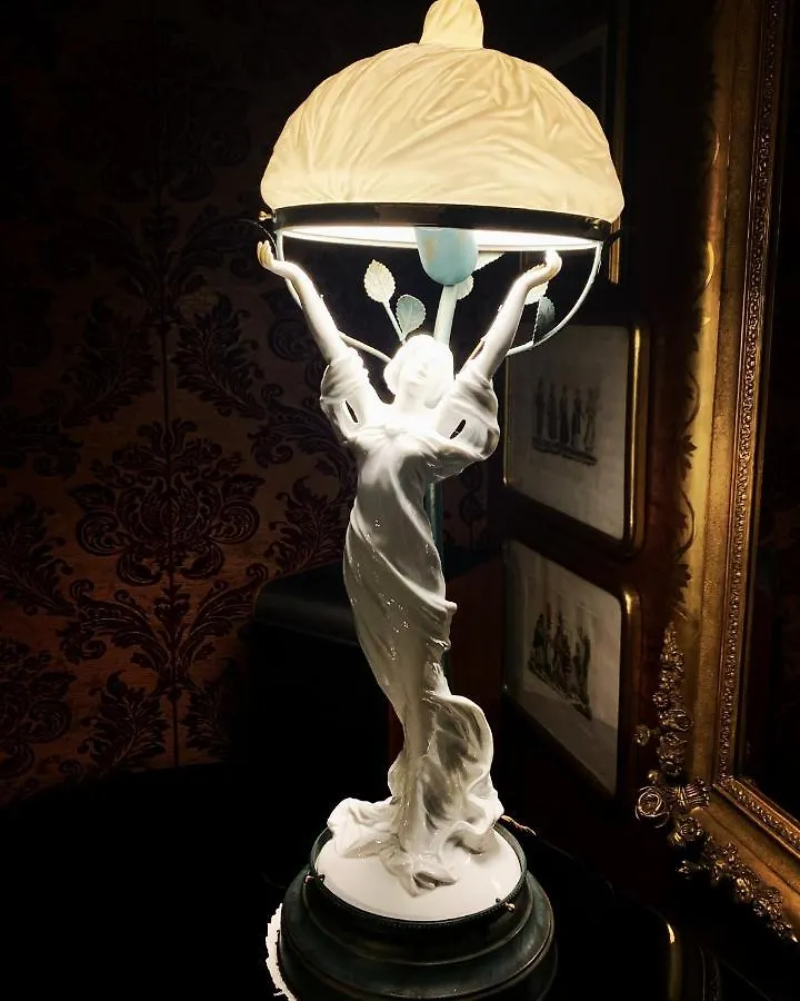 Bed & Breakfast Luxury Room In Central Art Nouveau Building Next To Metro Station Milaan