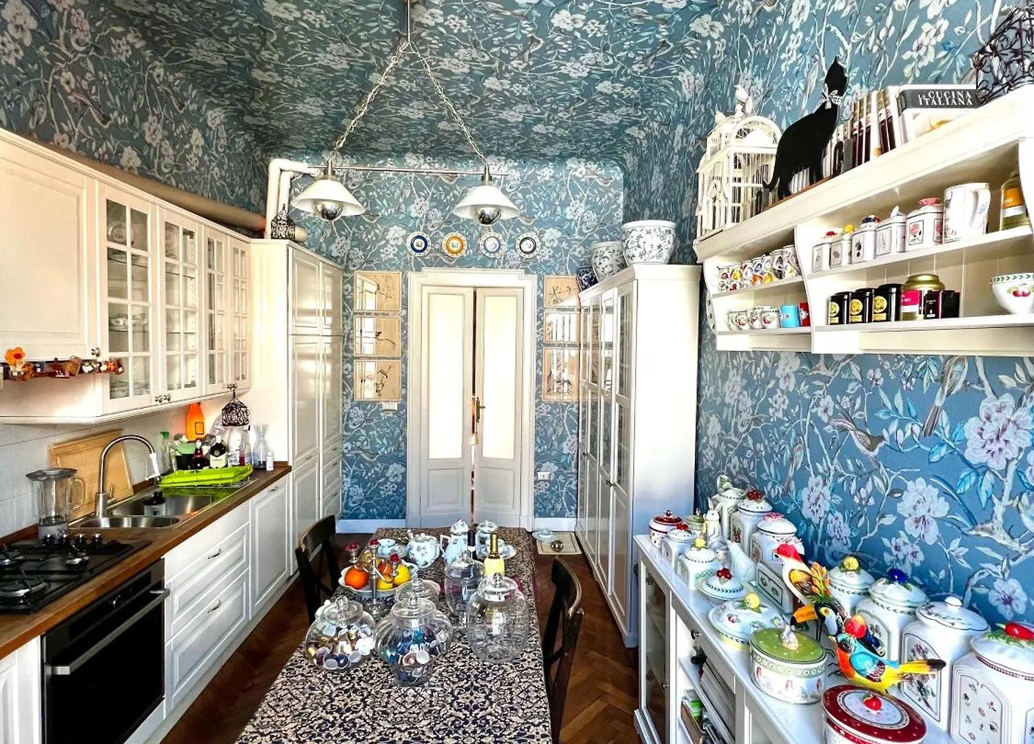 Luxury Room In Central Art Nouveau Building Next To Metro Station Milaan 0*,