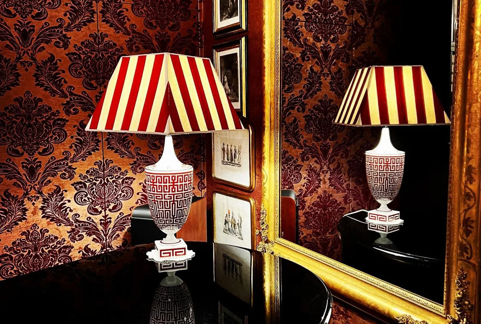 Bed & Breakfast Luxury Room In Central Art Nouveau Building Next To Metro Station Milaan Italië